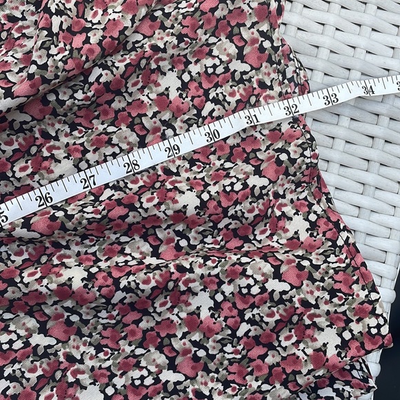 NWT- Lush Black Coral Ditsy Midi Skirt ~ Hi-Lo Hem ~ Front Slit Size M - Picture 9 of 13